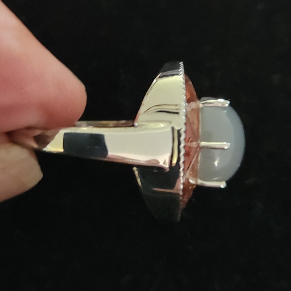 Moonstone with red enamel in 925 Silver. Size 10 - Picture 4 of 6